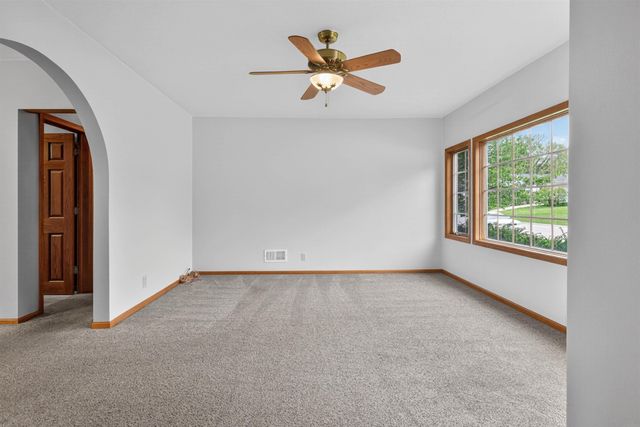 1139 Madison Street, Cedar Falls, IA 50613