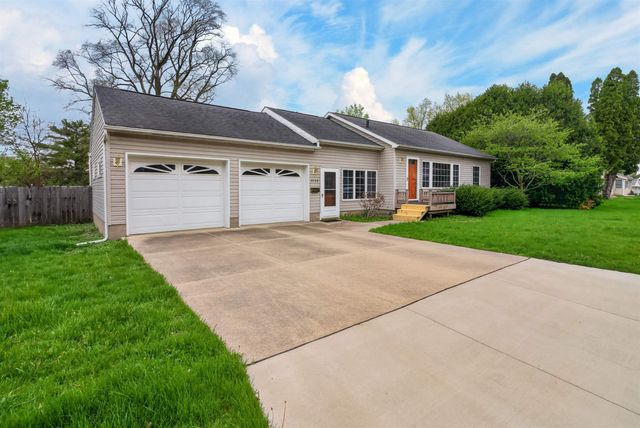 1139 Madison Street, Cedar Falls, IA 50613