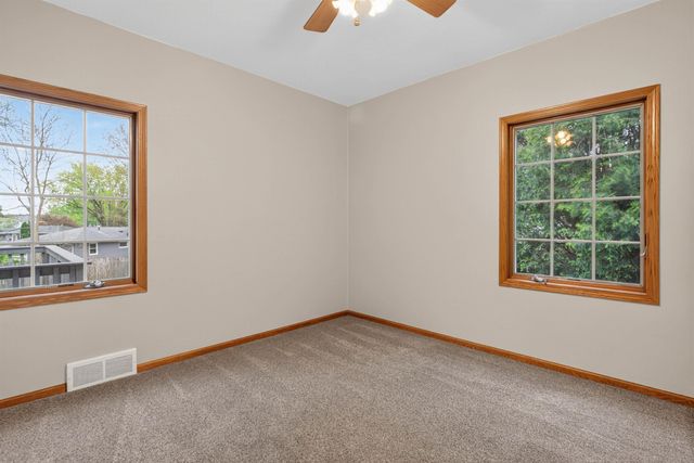 1139 Madison Street, Cedar Falls, IA 50613
