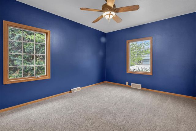 1139 Madison Street, Cedar Falls, IA 50613