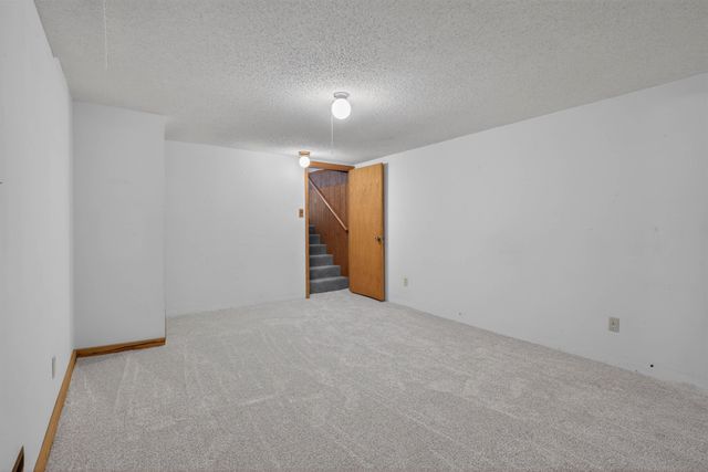 1139 Madison Street, Cedar Falls, IA 50613