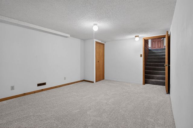 1139 Madison Street, Cedar Falls, IA 50613