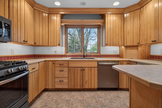 1139 Madison Street, Cedar Falls, IA 50613