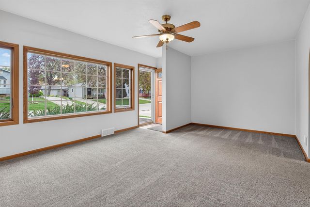 1139 Madison Street, Cedar Falls, IA 50613