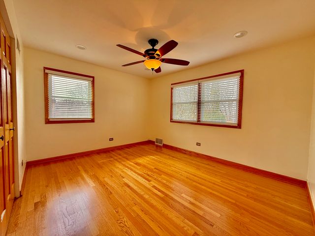 1403 S Birch Drive, Mount Prospect, IL 60056