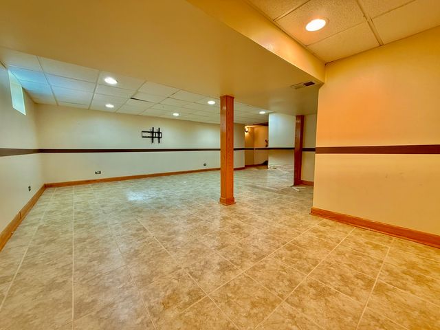 1403 S Birch Drive, Mount Prospect, IL 60056