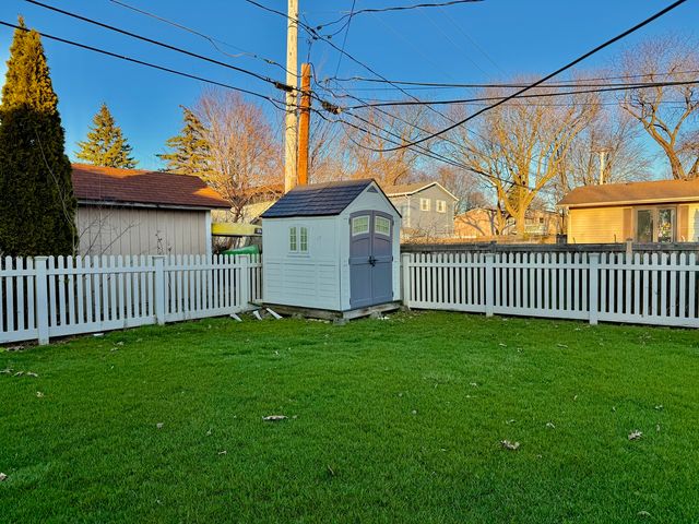 1403 S Birch Drive, Mount Prospect, IL 60056