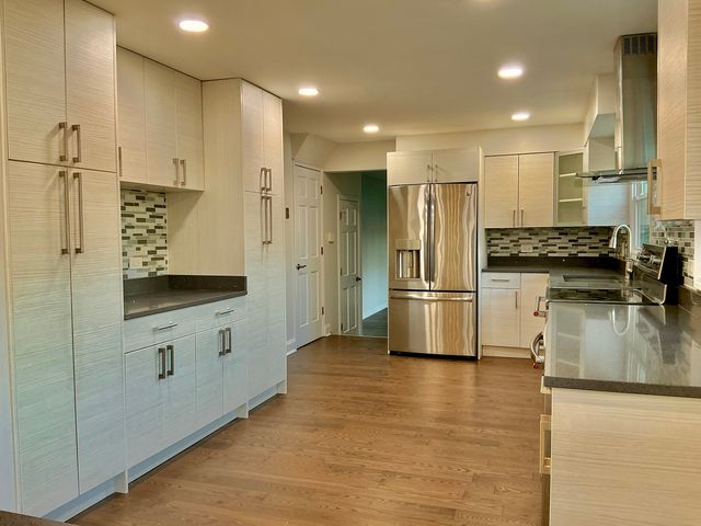 1403 S Birch Drive, Mount Prospect, IL 60056