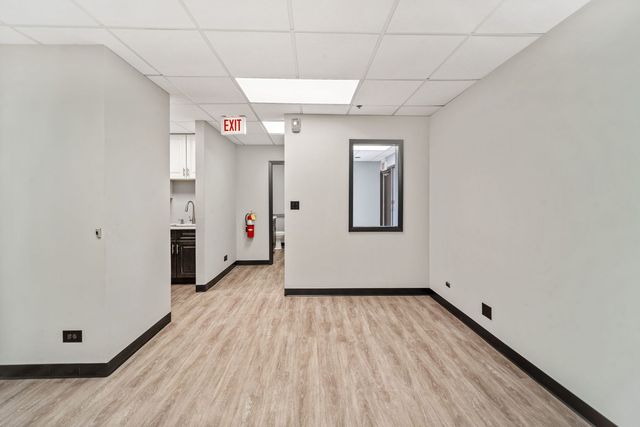 1980 S. Carboy Road, Mount Prospect, IL 60056