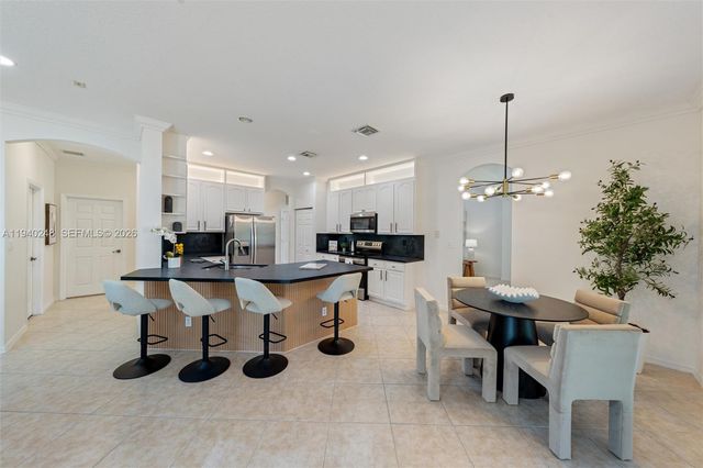 19421 Stonebrook St, Weston, FL 33332