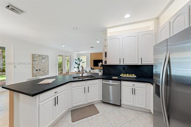 19421 Stonebrook St, Weston, FL 33332