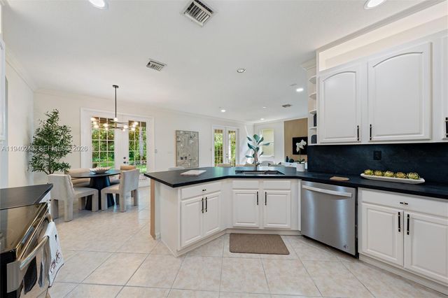 19421 Stonebrook St, Weston, FL 33332