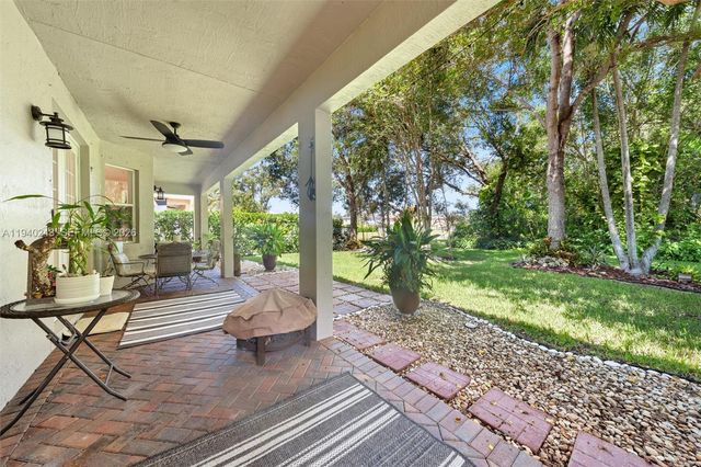 19421 Stonebrook St, Weston, FL 33332