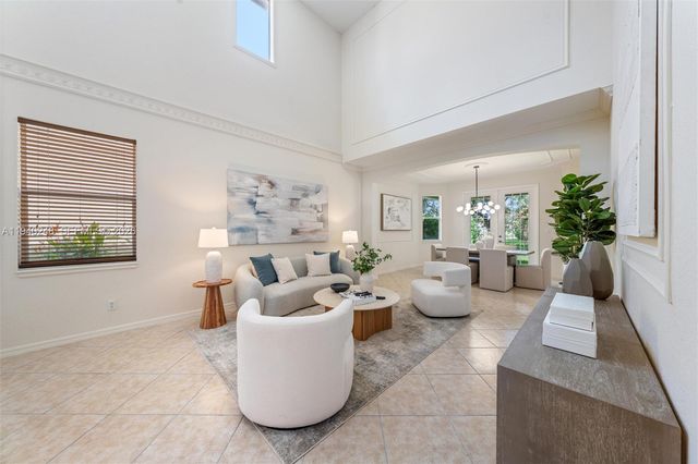 19421 Stonebrook St, Weston, FL 33332