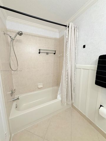 19421 Stonebrook St, Weston, FL 33332