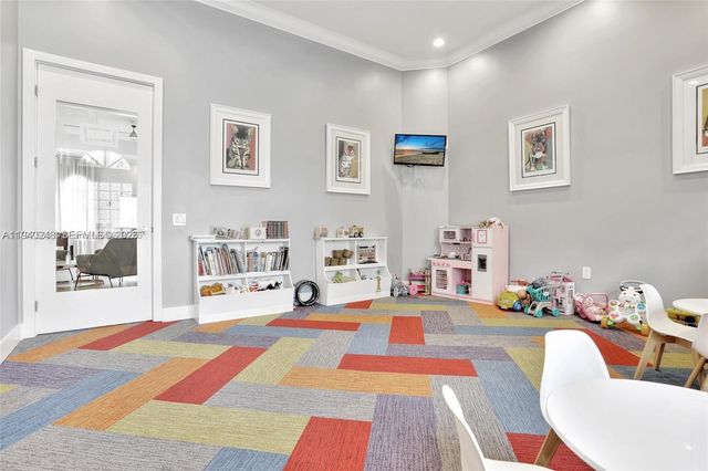 19421 Stonebrook St, Weston, FL 33332