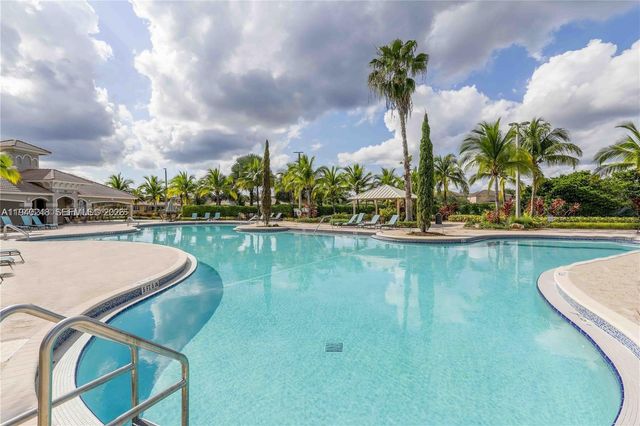 19421 Stonebrook St, Weston, FL 33332