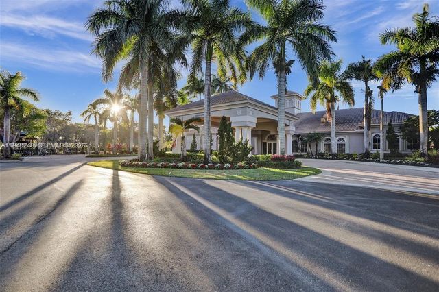 19421 Stonebrook St, Weston, FL 33332