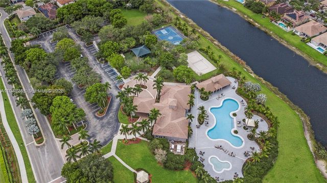 19421 Stonebrook St, Weston, FL 33332