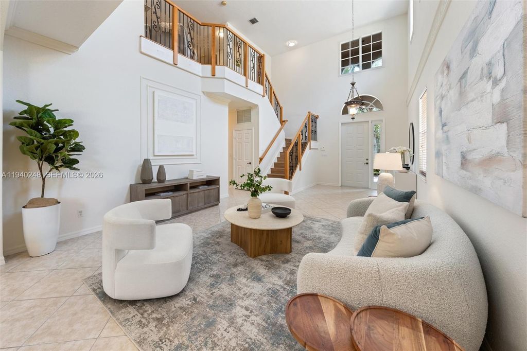 19421 Stonebrook St, Weston, FL 33332