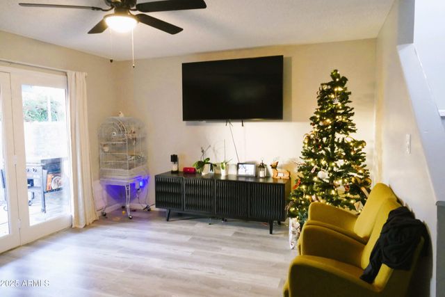 9238 N 47th Drive N, Glendale, AZ 85302