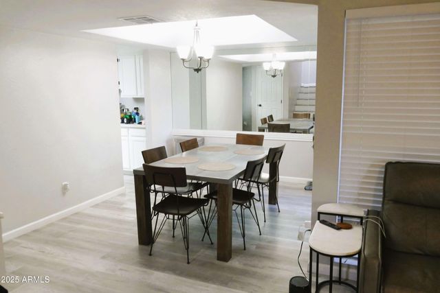 9238 N 47th Drive N, Glendale, AZ 85302