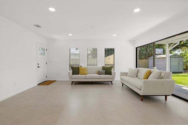 3663 EGERTON CIRCLE, Sarasota, FL 34233