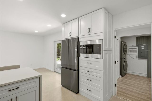 3663 EGERTON CIRCLE, Sarasota, FL 34233