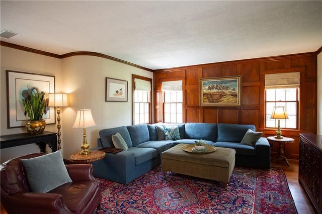 604 W 70th Street, Kansas City, MO 64113