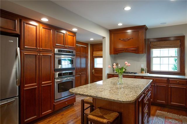 604 W 70th Street, Kansas City, MO 64113