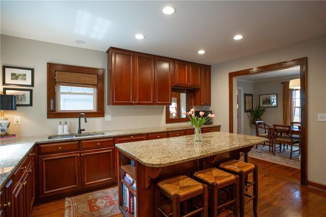 604 W 70th Street, Kansas City, MO 64113