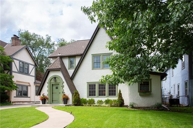 604 W 70th Street, Kansas City, MO 64113