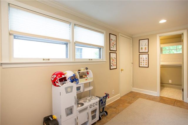 604 W 70th Street, Kansas City, MO 64113