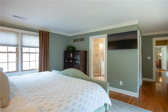 604 W 70th Street, Kansas City, MO 64113