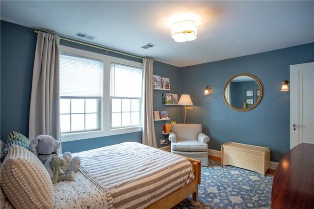 604 W 70th Street, Kansas City, MO 64113