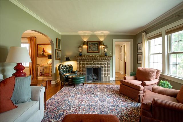 604 W 70th Street, Kansas City, MO 64113