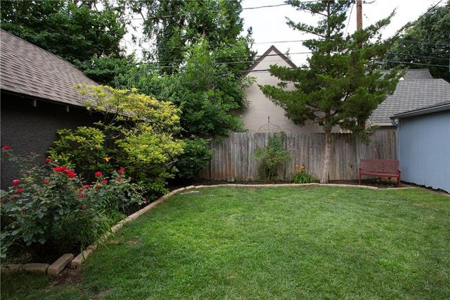 604 W 70th Street, Kansas City, MO 64113
