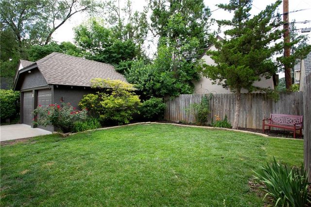 604 W 70th Street, Kansas City, MO 64113