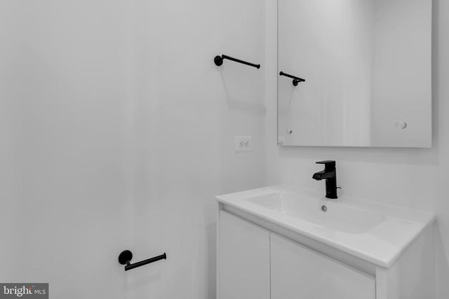 2134 TYSONS RIDGELINE RD, Falls Church, VA 22043