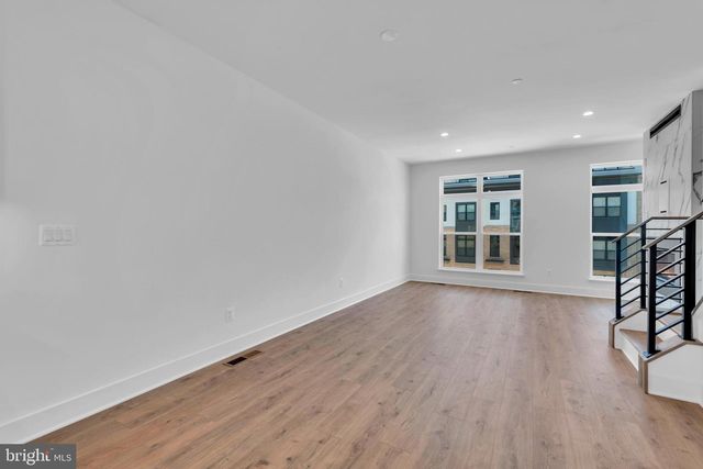 2134 TYSONS RIDGELINE RD, Falls Church, VA 22043