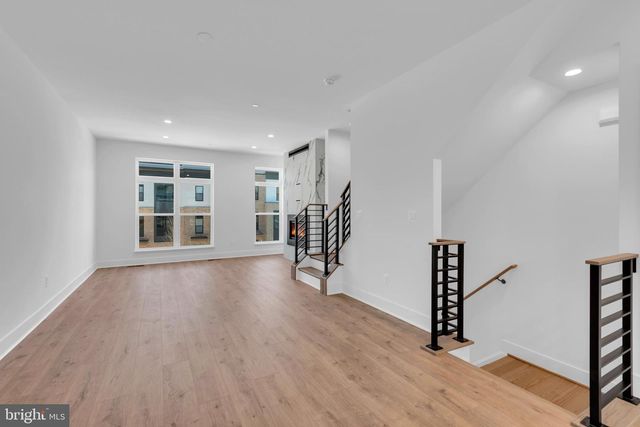 2134 TYSONS RIDGELINE RD, Falls Church, VA 22043