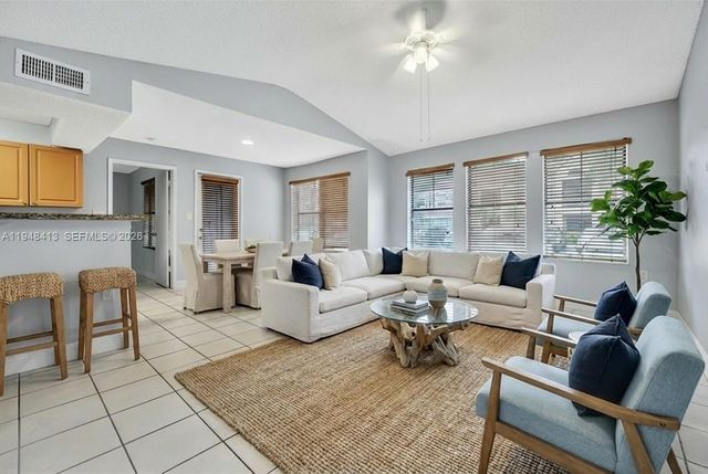 15560 SW 104th TER 611, Miami, FL 33196