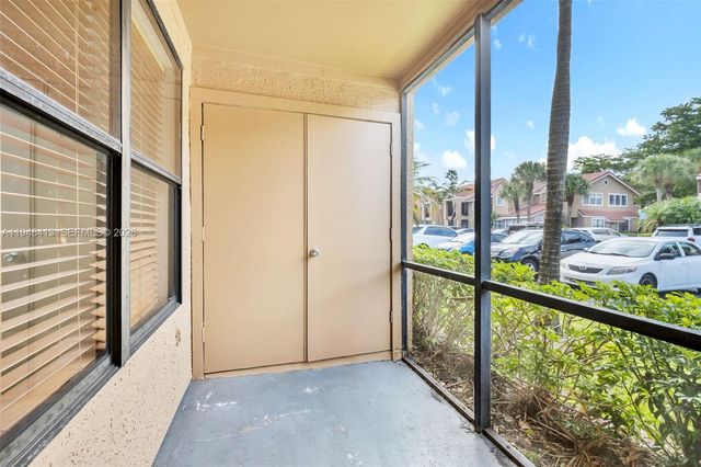 15560 SW 104th TER 611, Miami, FL 33196