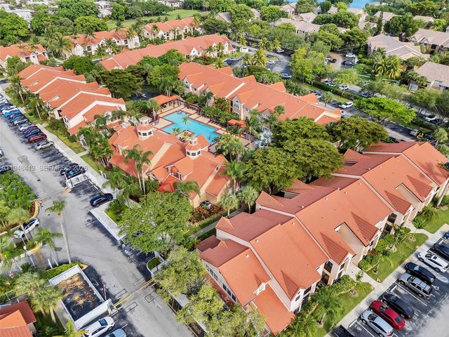 15560 SW 104th TER 611, Miami, FL 33196