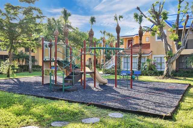 15560 SW 104th TER 611, Miami, FL 33196