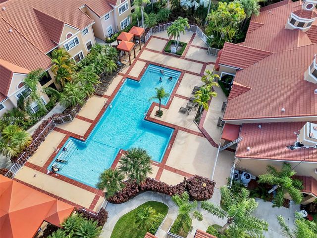 15560 SW 104th TER 611, Miami, FL 33196