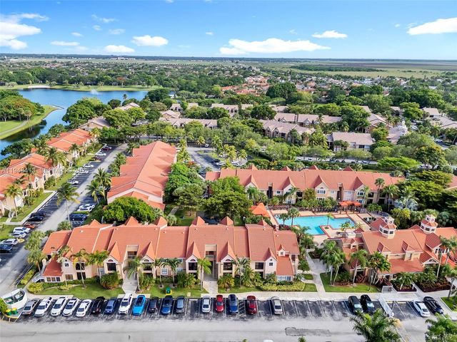 15560 SW 104th TER 611, Miami, FL 33196