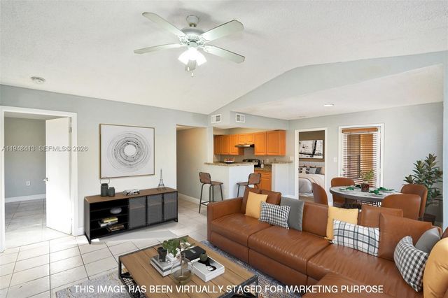 15560 SW 104th TER 611, Miami, FL 33196