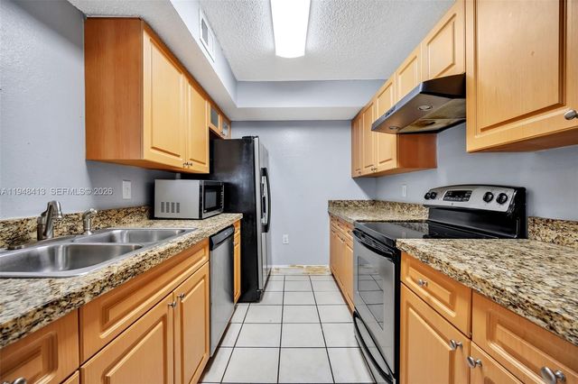 15560 SW 104th TER 611, Miami, FL 33196