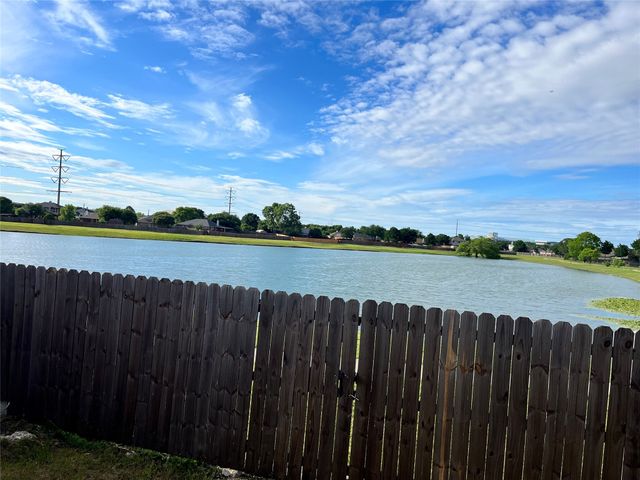 2020 Southwood Trail, Grand Prairie, TX 75052